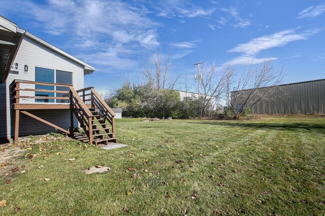 Building Photo - 2273 Country Ln