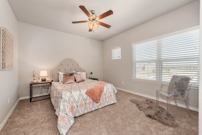 Building Photo - Now Pre-Leasing for August 2026! Well Appo...