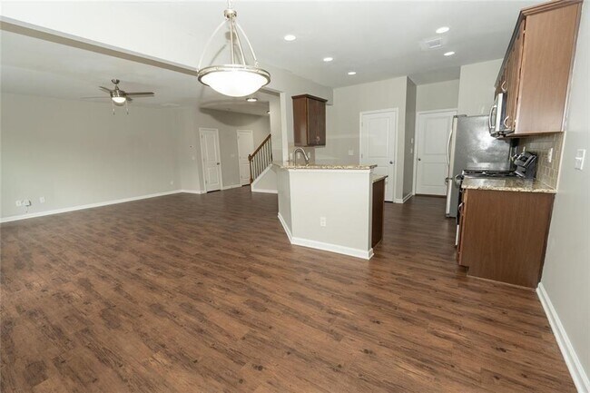 Building Photo - 369 Hardy Water Dr SE