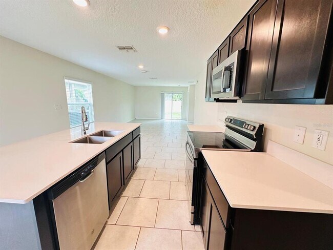 Building Photo - 1978 Ancestry Trl