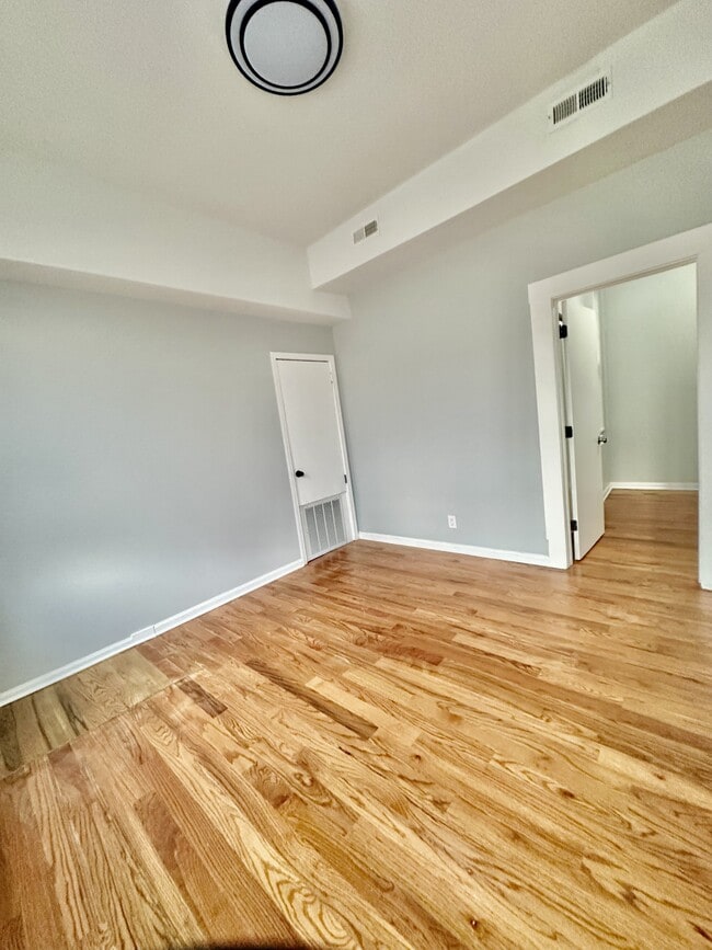 Building Photo - 1917 W 21st St