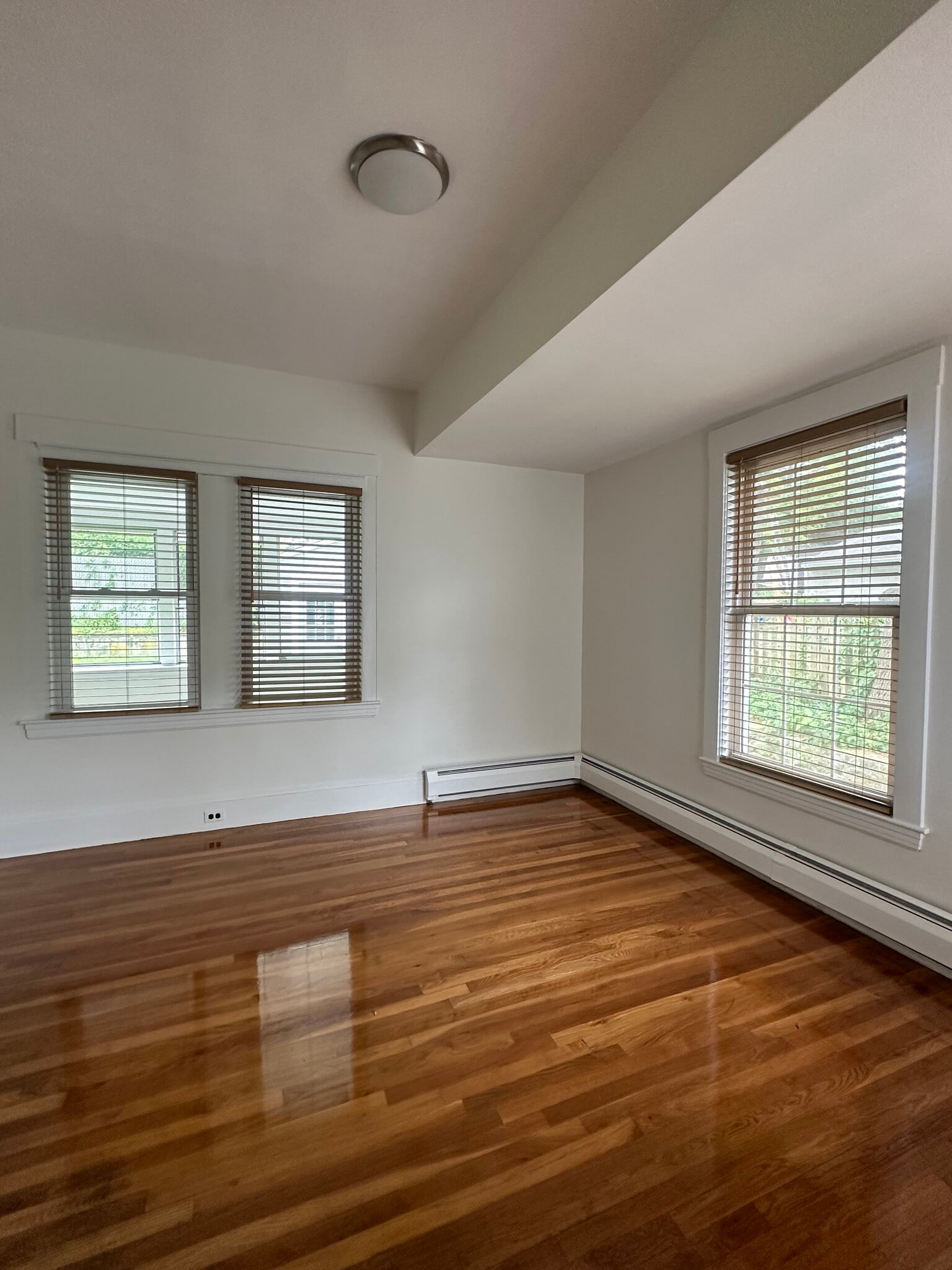 Separate dining room - 7 Buxton Ct
