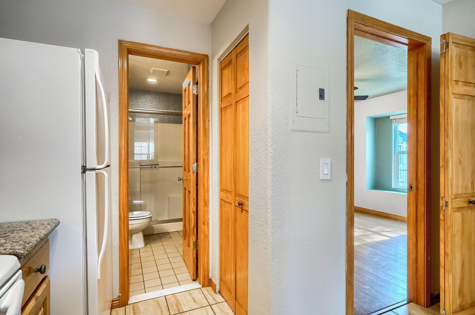 Building Photo - 8327 S Upham Way