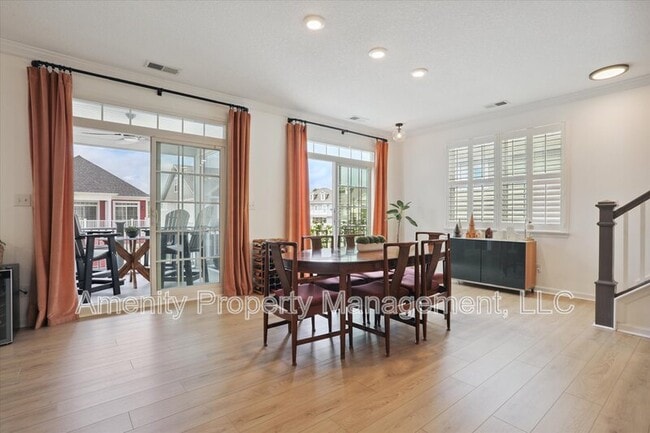 Building Photo - 2102 Promenade Ln