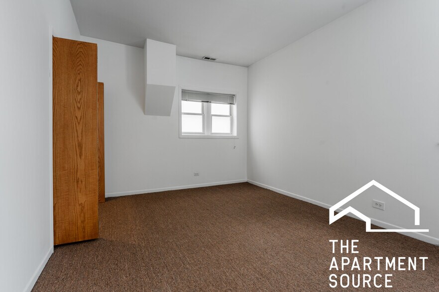 Building Photo - 1844 W Henderson St