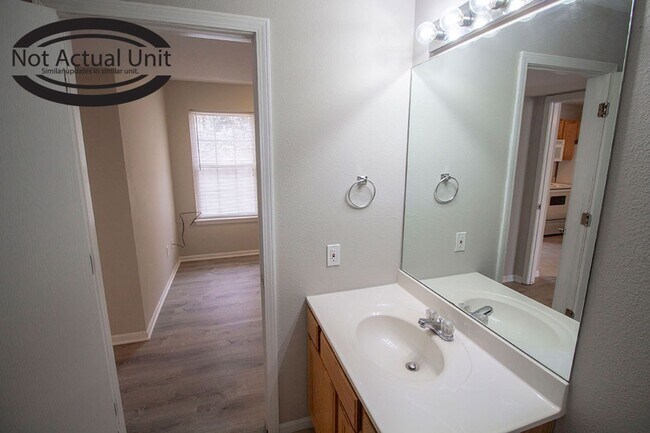 Building Photo - 1604-1606 Citadel Dr.