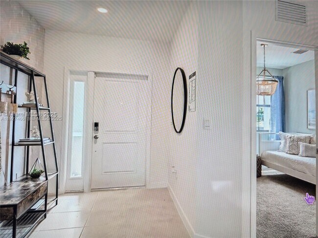 Building Photo - 271 NE 16th St