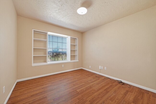 Building Photo - 3210 Kempwood Dr