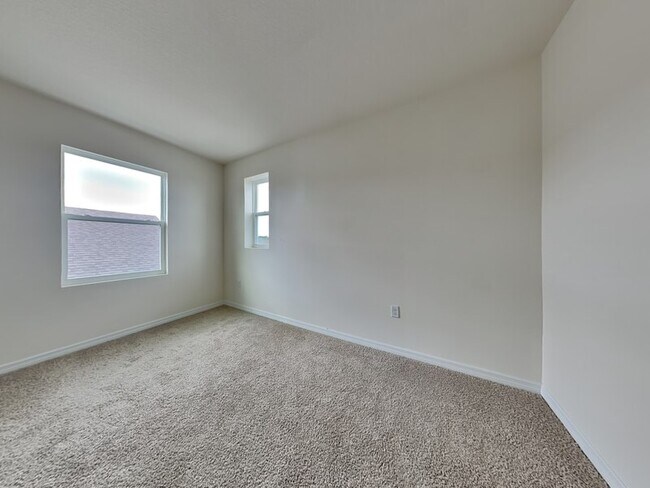 Building Photo - 5246 Mahogany Dr