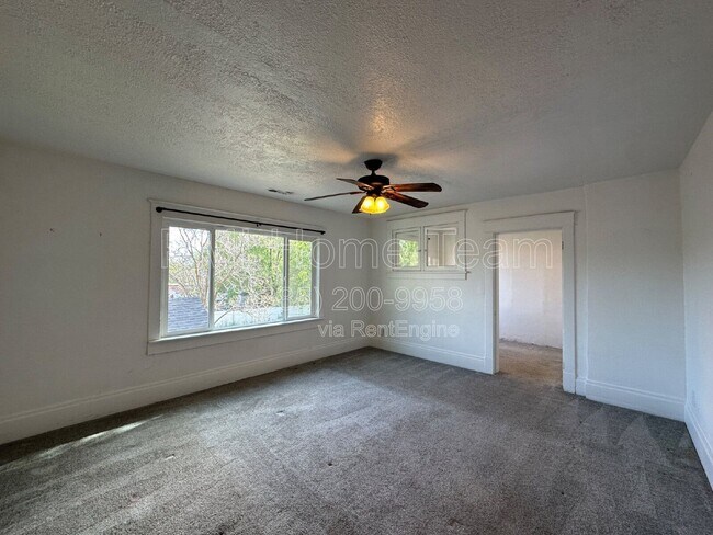 Building Photo - 2835 Grant Ave