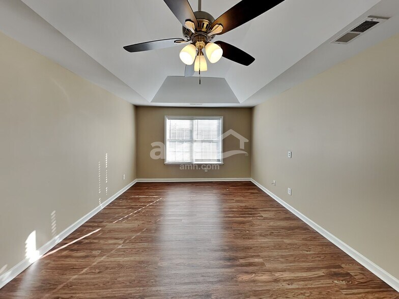 Building Photo - 9740 Lakemoore Cv