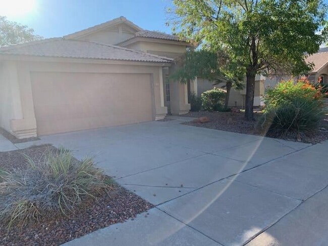 Building Photo - Single Srory Three Bedroom Home in West Ch...