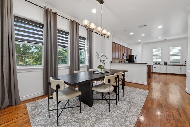 Building Photo - 620 Rutland St