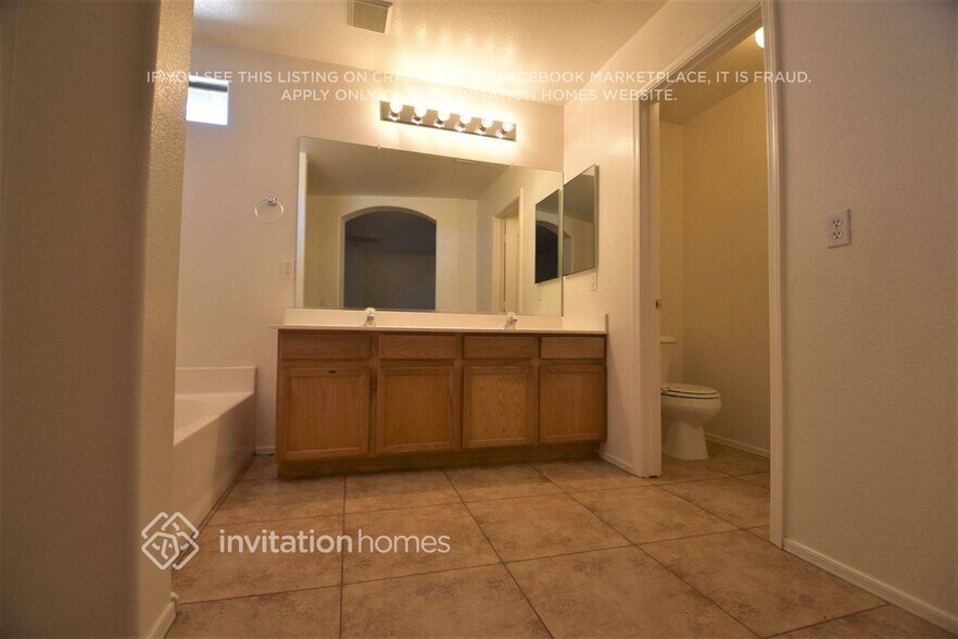 Building Photo - 5552 W Minton Ave