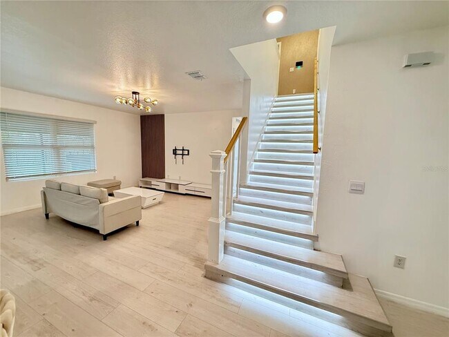 Building Photo - 2731 House Finch Rd