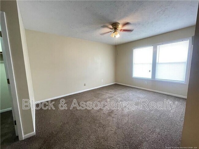 Building Photo - 1000 Wood Creek Dr