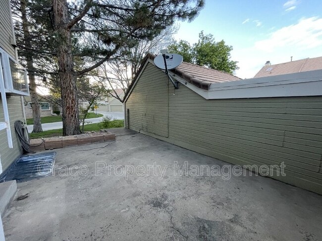 Building Photo - 2351 Ranch Dr