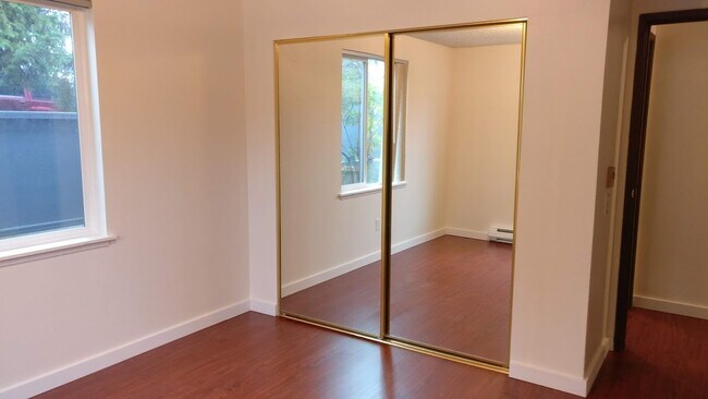 Building Photo - "Beautiful Remodeled 3 bed 1 bath in downtown Port Angeles!"