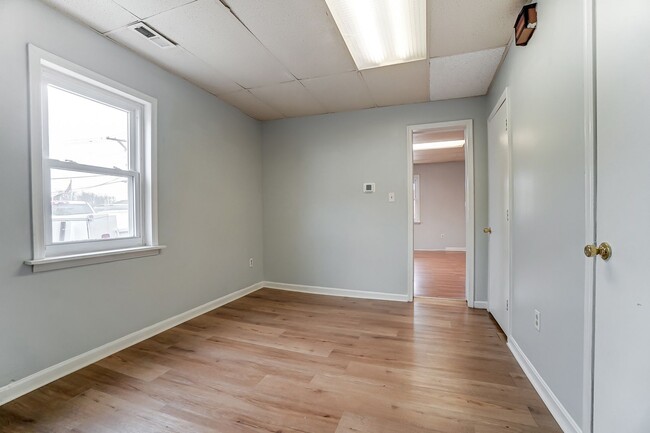 Building Photo - 29 N Main St