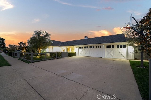 Building Photo - 1419 Santiago Dr
