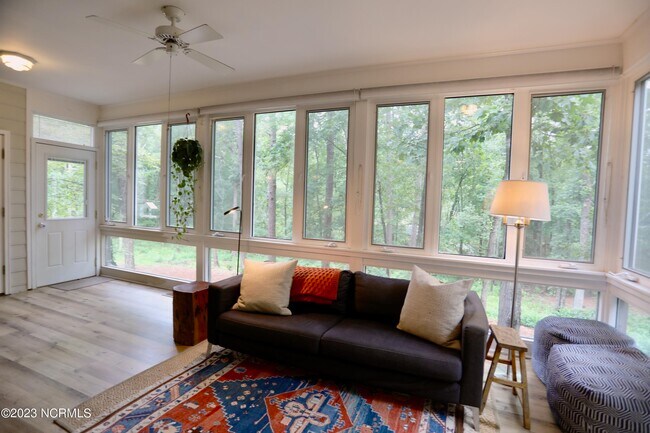 Building Photo - 25 Villagewood Cir