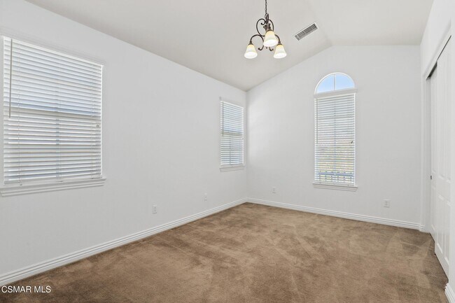 Building Photo - 4659 Cielo Cir