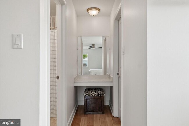 Building Photo - 510 Moat Way