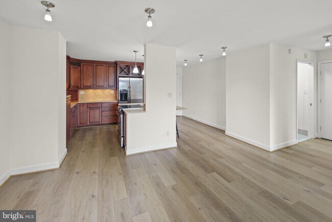 Building Photo - 8340 Greensboro Dr