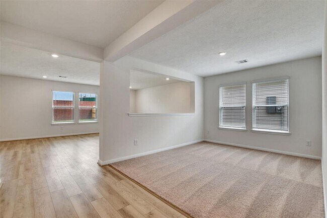 Building Photo - 18214 Sessile Oak Dr