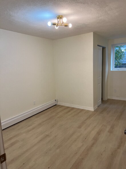 Building Photo - 182 Kittredge St