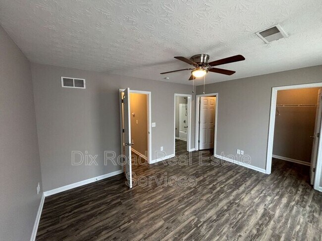 Building Photo - 209 Wexford Dr