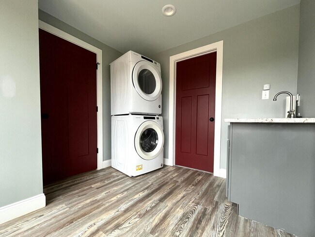 Building Photo - Lakefront Living in Lyman, SC