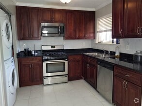 Building Photo - 168 Feller Dr