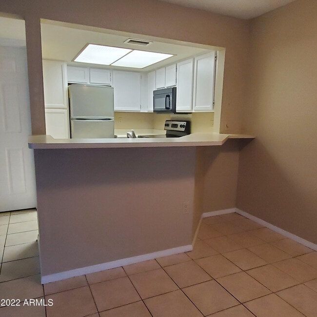 Building Photo - 1645 W Baseline Rd