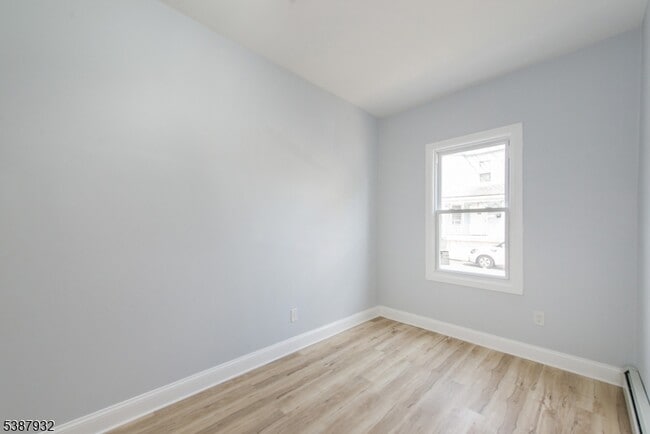 Building Photo - 48 N York St