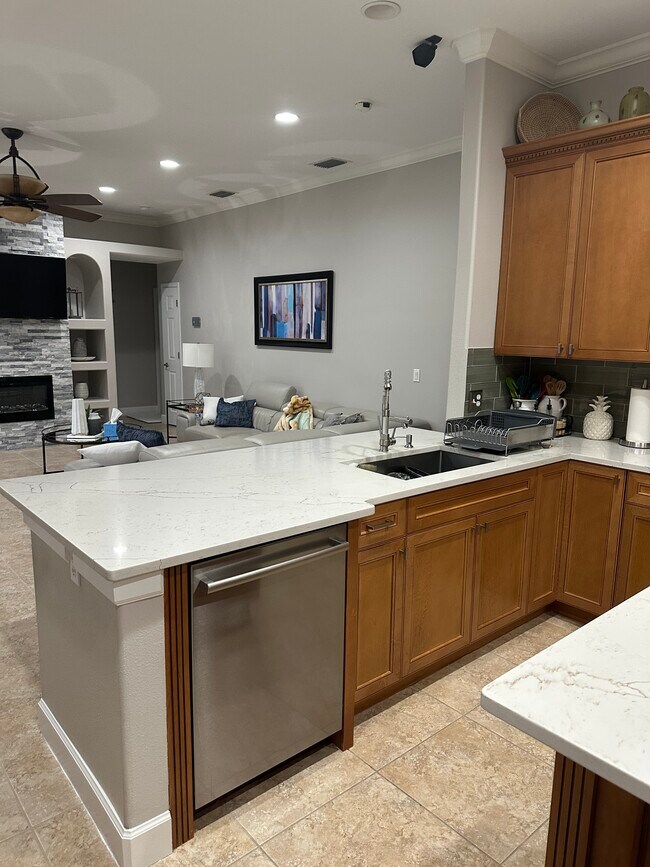 Building Photo - 10724 Cory Lake Dr