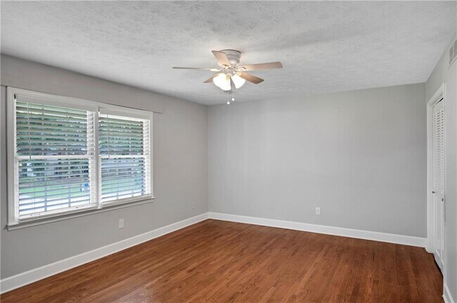 Building Photo - 5223 Davantry Dr