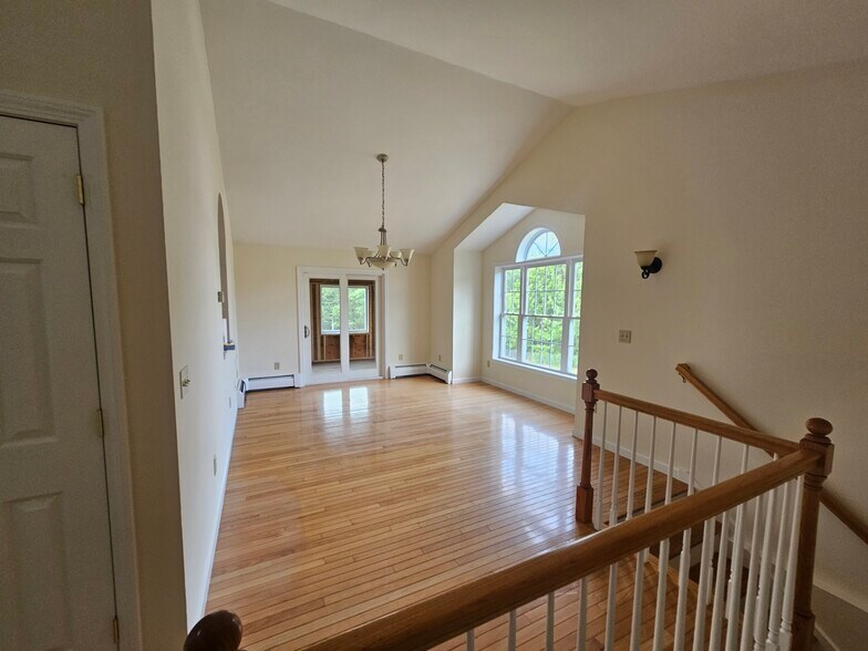 Dining room - 585 High St