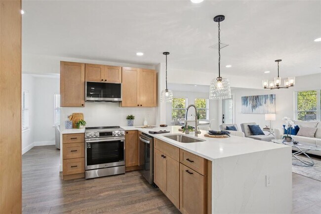 Building Photo - 1739 Bayou Grande Blvd NE