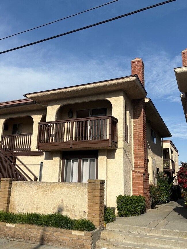 Building Photo - 16902 Hoskins Lane