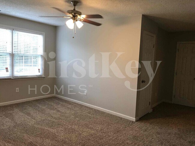 Building Photo - 1622 Keeneland Dr