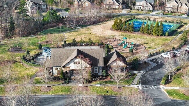 Building Photo - Beautiful Furnished Home in Olmstead