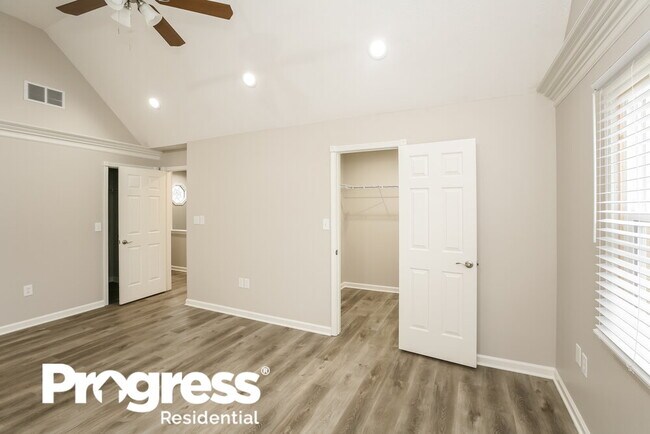 Building Photo - 217 Walter Ct