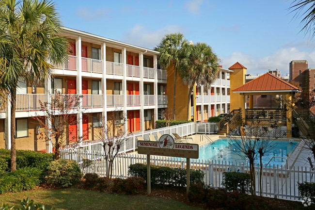 Building Photo - Seminole Legends Condominiums