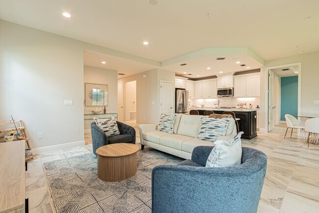 Building Photo - Luxury Naples 2-Bed Home Minutes to Downtown & Beaches | Resort-Style Amenities