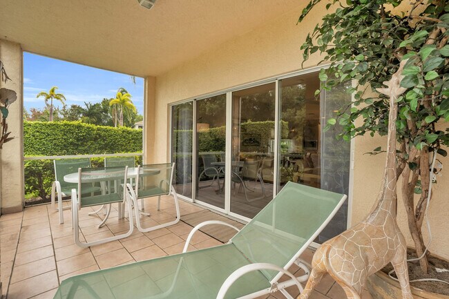 Building Photo - 28650 Carriage Home Dr