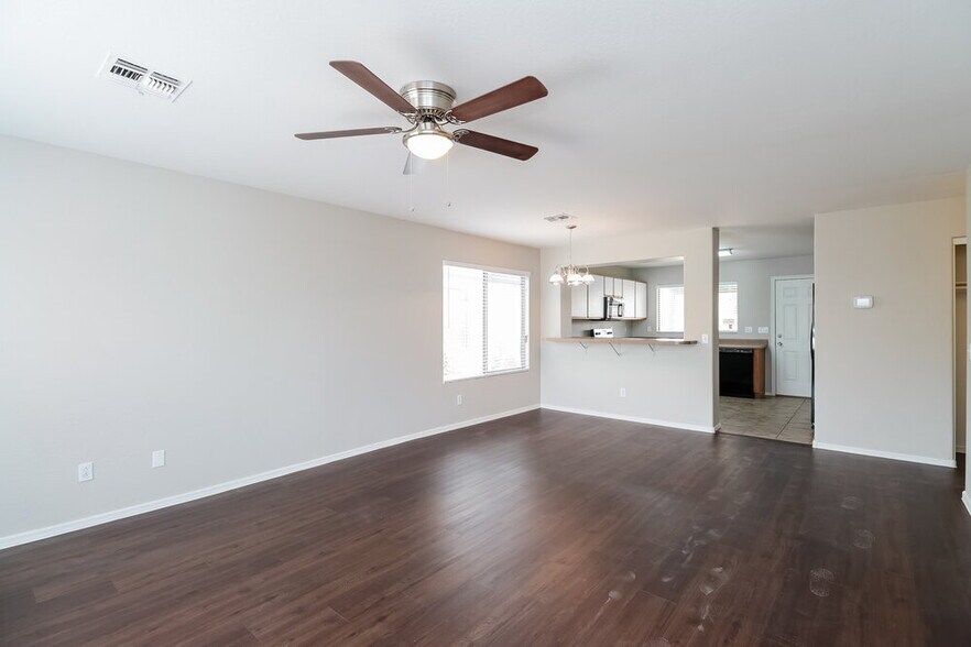 Building Photo - 15843 W Woodlands Ave