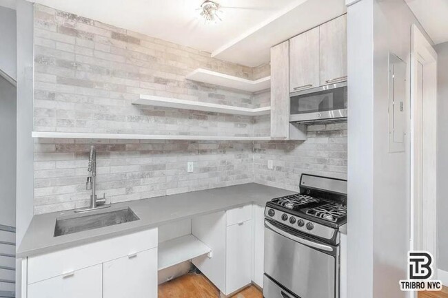 Building Photo - 2 bedroom in Brooklyn NY 11231