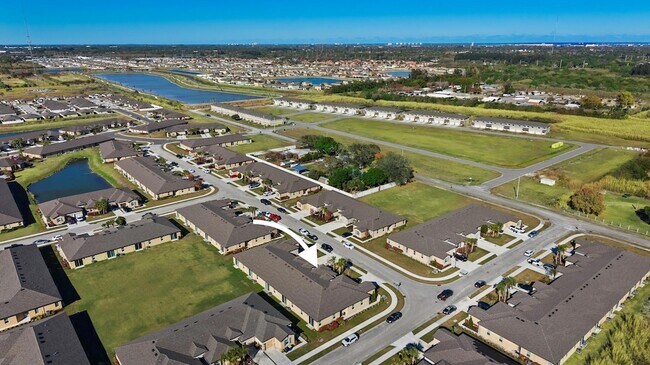 Building Photo - 1817 Party Pl