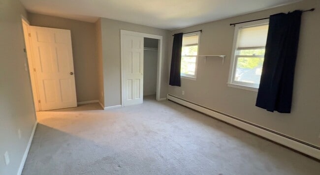 Building Photo - Available Now | 3 Bed, 1.5 Bath Single-Fam...